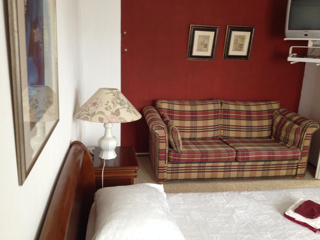 B&B De Tred Sneek Bagian luar foto